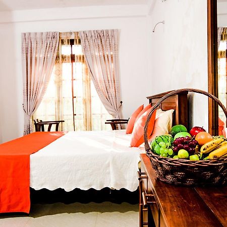 Heavens Door Guest Inn แคนดี้ ภายนอก รูปภาพ