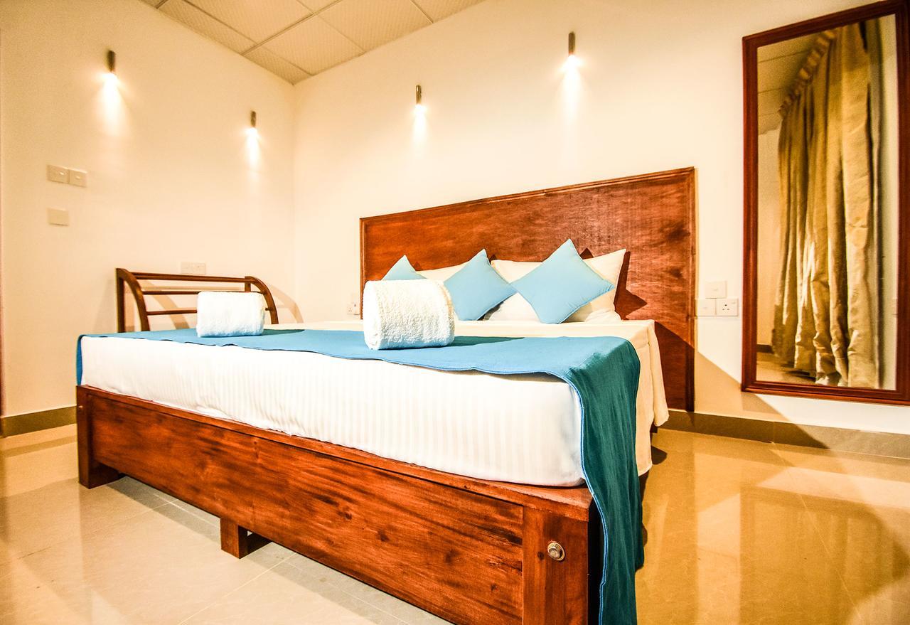 Heavens Door Guest Inn แคนดี้ ภายนอก รูปภาพ