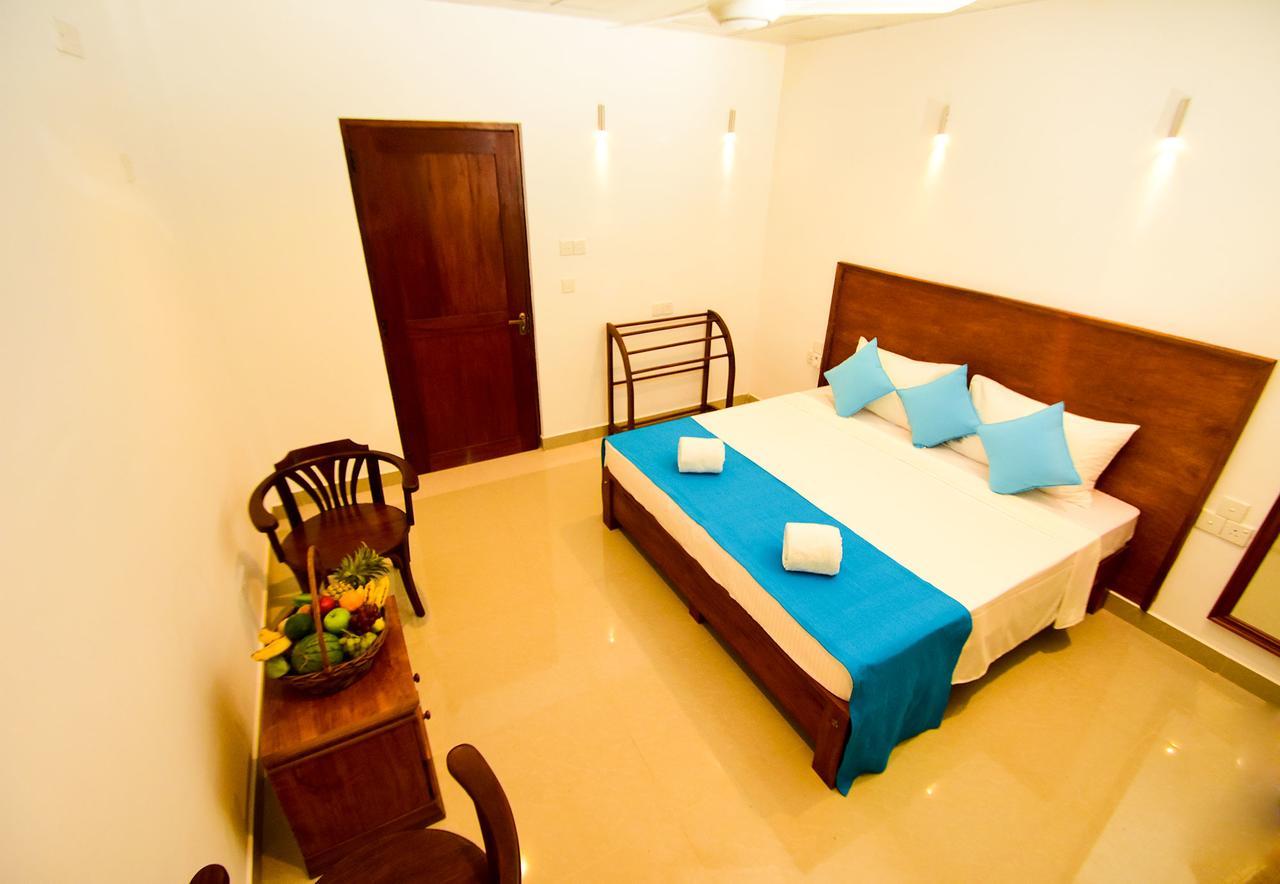 Heavens Door Guest Inn แคนดี้ ภายนอก รูปภาพ
