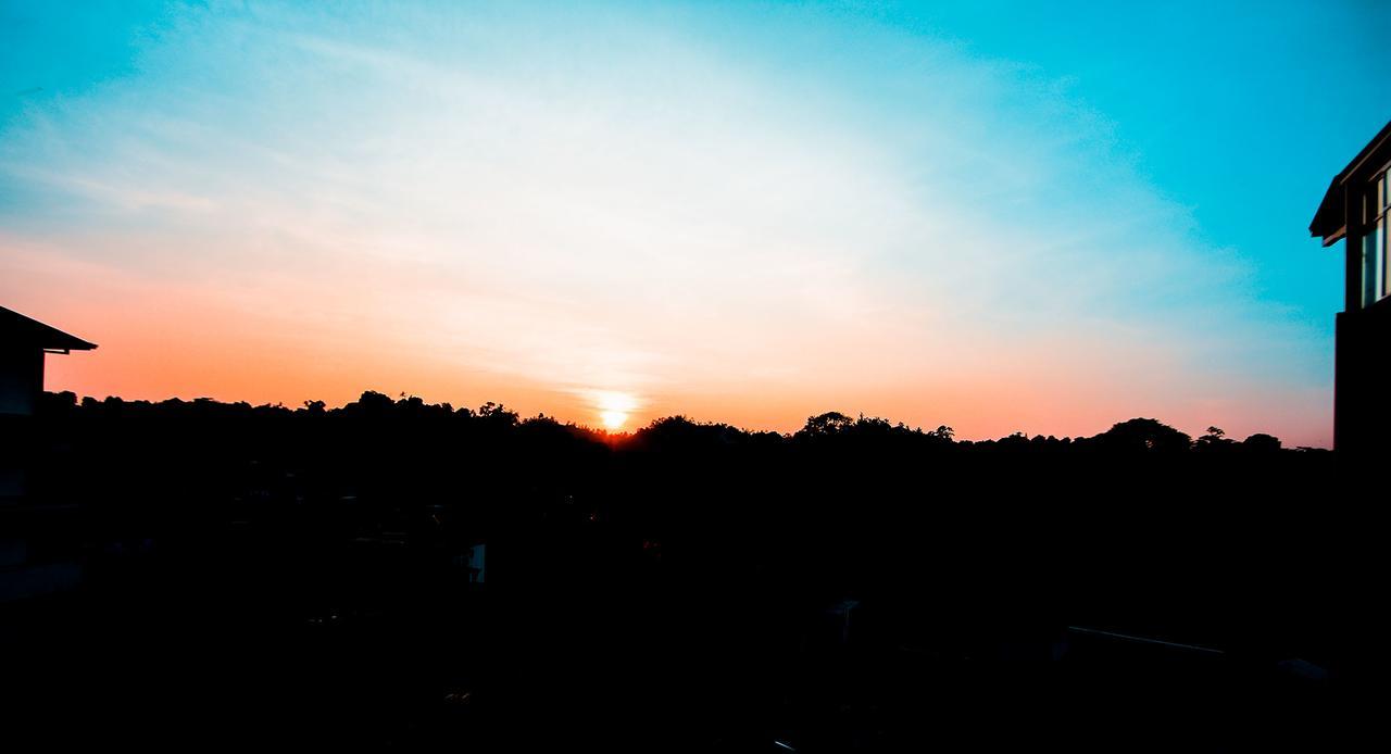 Heavens Door Guest Inn แคนดี้ ภายนอก รูปภาพ