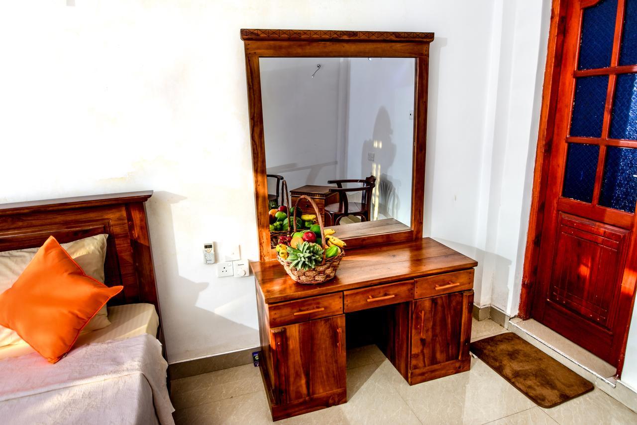 Heavens Door Guest Inn แคนดี้ ภายนอก รูปภาพ