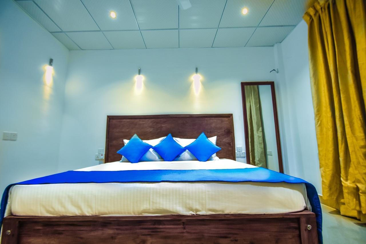 Heavens Door Guest Inn แคนดี้ ภายนอก รูปภาพ