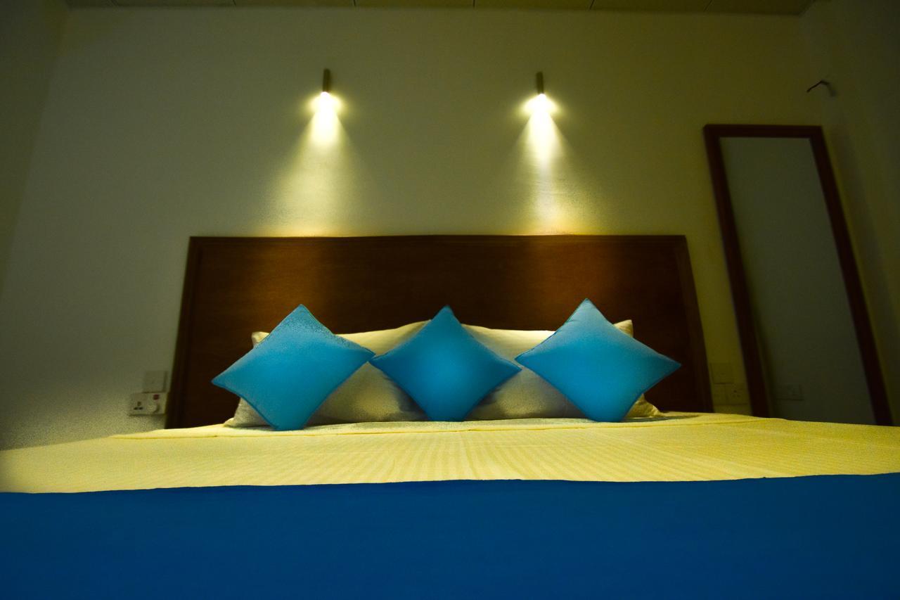 Heavens Door Guest Inn แคนดี้ ภายนอก รูปภาพ