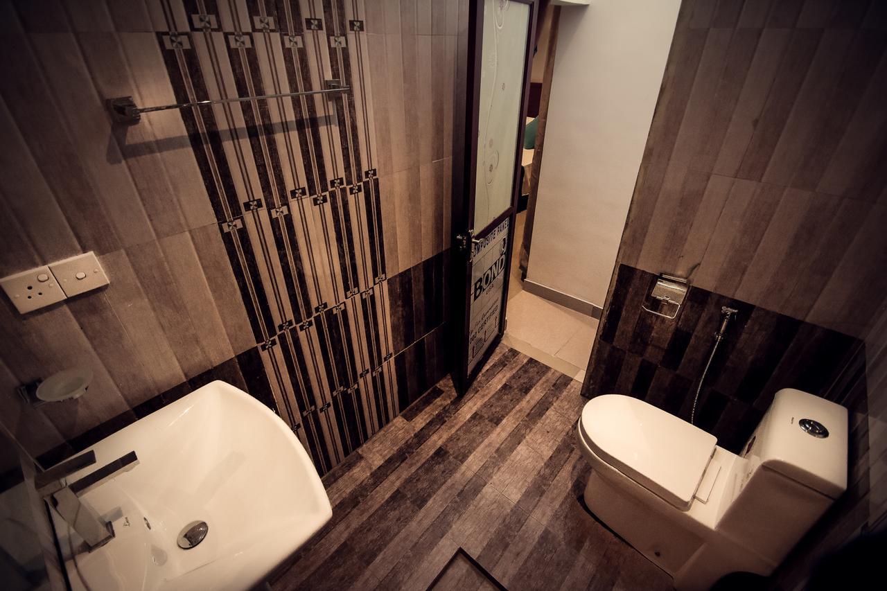 Heavens Door Guest Inn แคนดี้ ภายนอก รูปภาพ