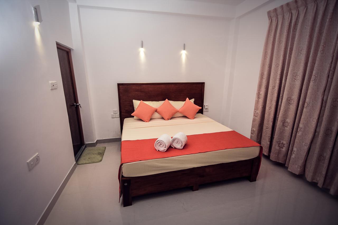 Heavens Door Guest Inn แคนดี้ ภายนอก รูปภาพ